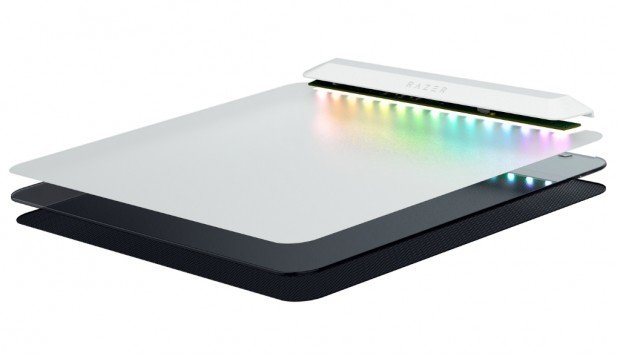 全面が光るゲーミングマウスパッド、Razer「Firefly V2 Pro (White
