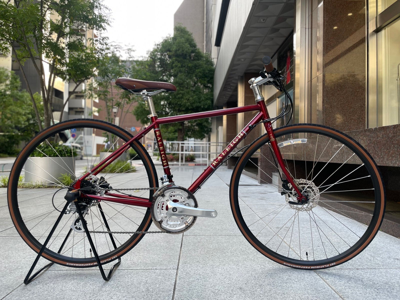 クロモリフレームにはやっぱりクラシカルなデザインがいいなぁ