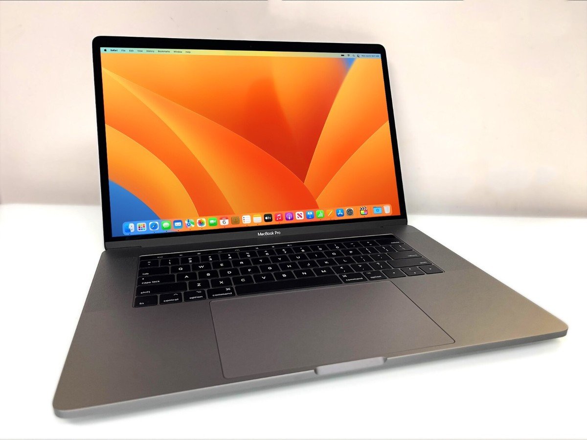 MacBook Pro 15in Touchbar - Core i7 512GB SSD 16GB RAM Radeon 560X