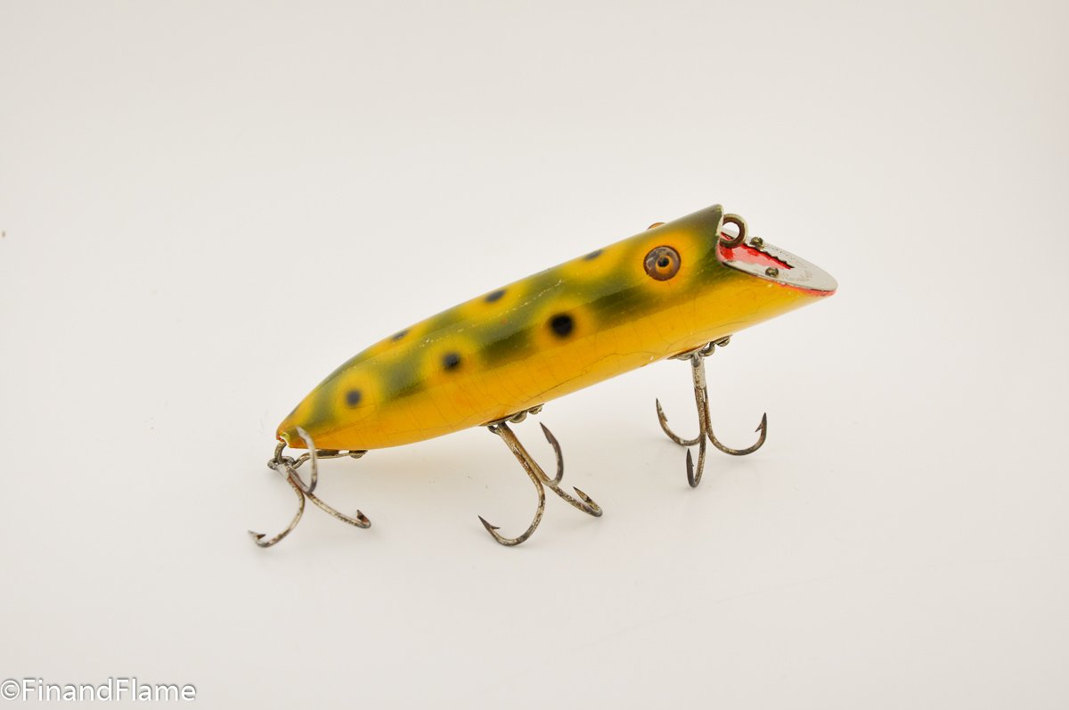 Heddon Basser Antique Lure - Fin & Flame