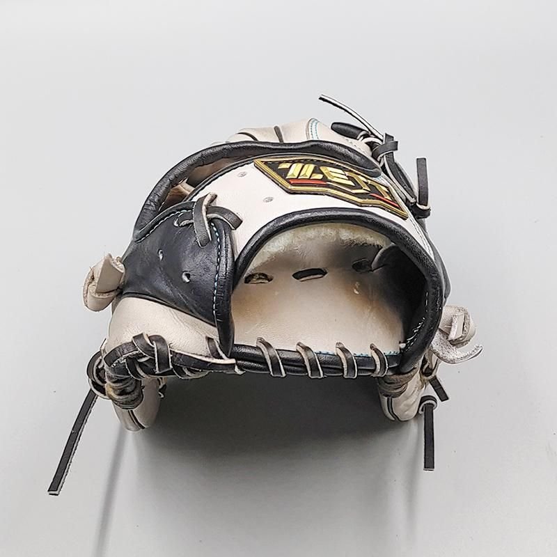 クリーニング済み 】 ゼット 軟式グローブ / 内野手用 型付け済み