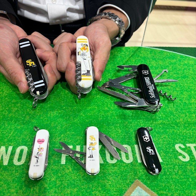 鷹ファン感涙！】ビクトリノックスx福岡ソフトバンクホークス | ONE