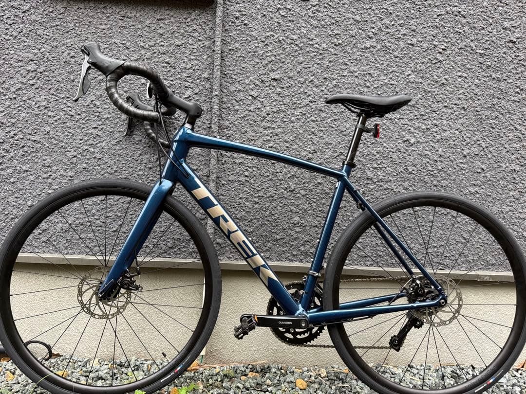 自転車本体 TREK Domane AL2 Disc 56 Trek Domane AL2 Gen4 | 初心者向けロードバイク | 街乗り＆グラベル対応