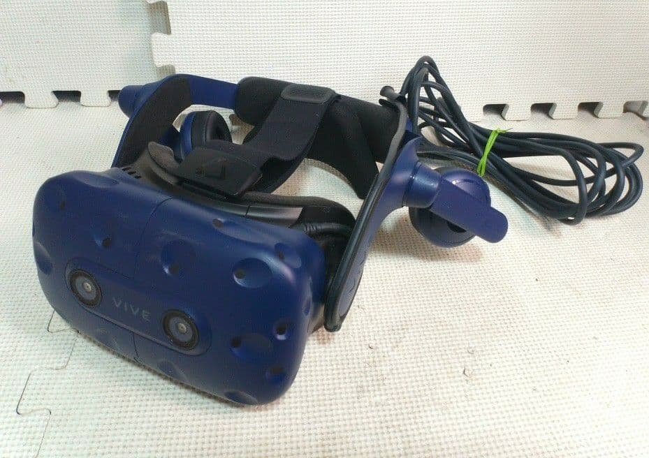 VR VIVE ヘッドセット部分のみ　ゲーム　Game　 VRゴーグル VR×ギャラガ」の夢コラボを最新VRヘッドセット「HTC Vive Pro」で体験