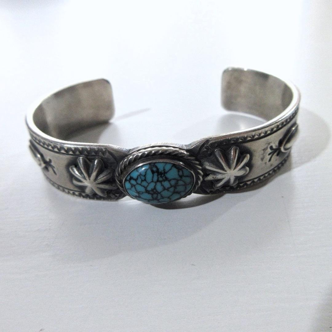 Melvin Francis ナバホ ジュエリー シルバーバングル ターコイズ 燻し インディアンジュエリー ターコイズ シルバー フェザー バングル