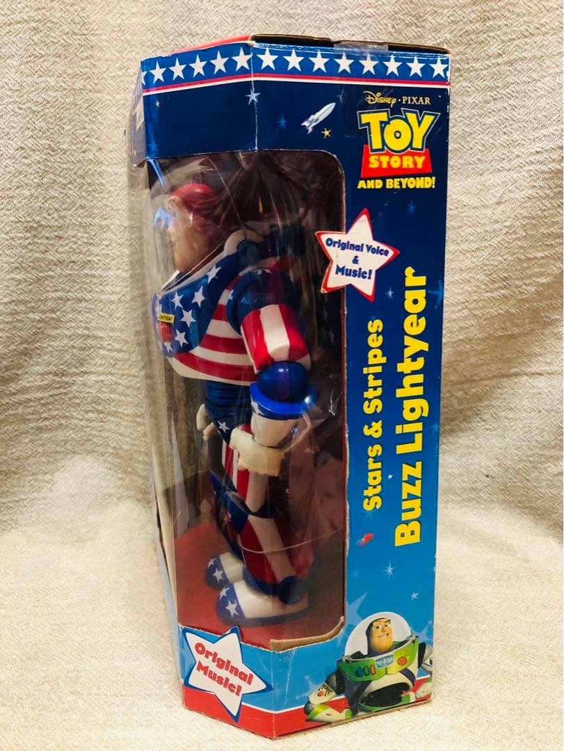 トイストーリー　星条旗　バズライトイヤー
