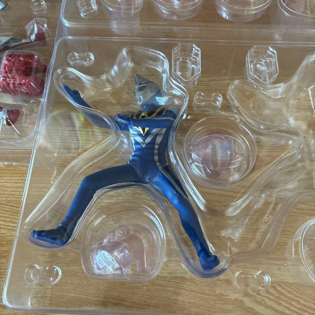 ウルトラマンルミナス　プレミアム　6体