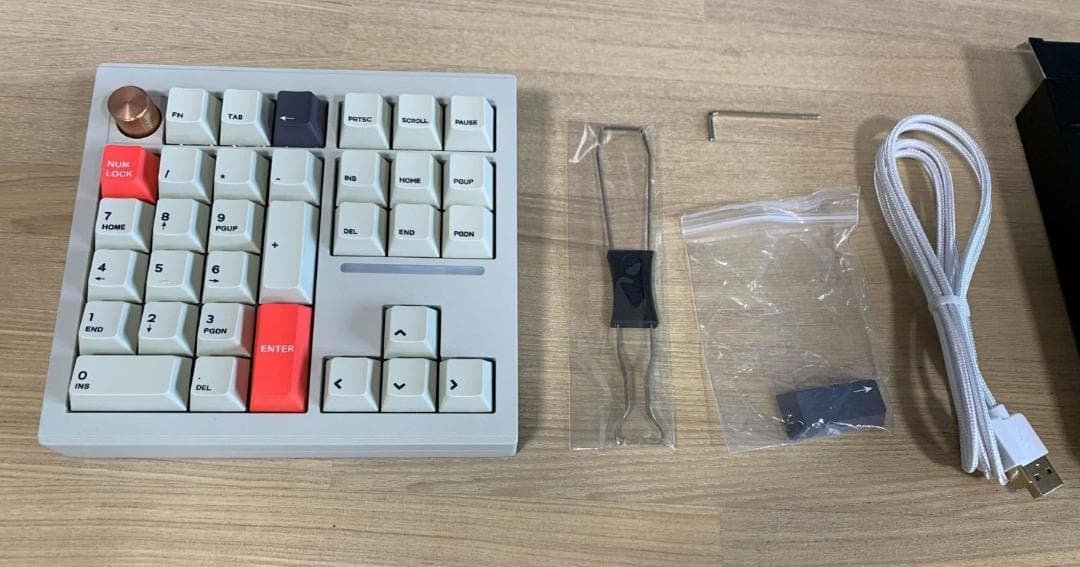 クリーム色 テンキー付きキーボード iQunix x 星の王子さま ZX75 メカニカルキーボード 有線 無線 US配列