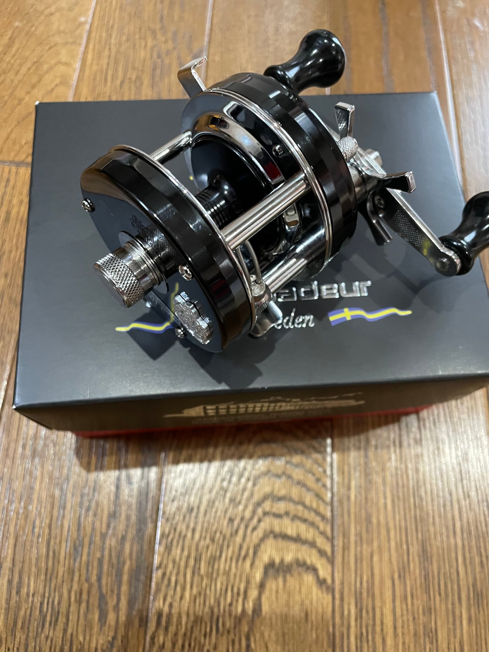 アブガルシア アンバサダー 5600CA ファクトリーチューンド (右