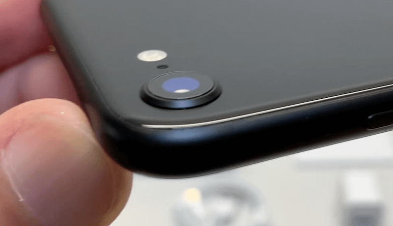 実機写真あり】iPhone SE2 ブラック（黒）のデザイン｜色合い・カメラ