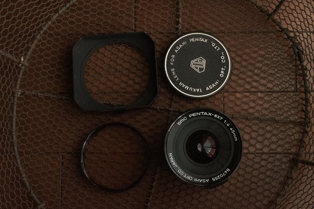 PENTAX67用レンズ smc PENTAX-6x7 45mm f4がやってきた - カメラが